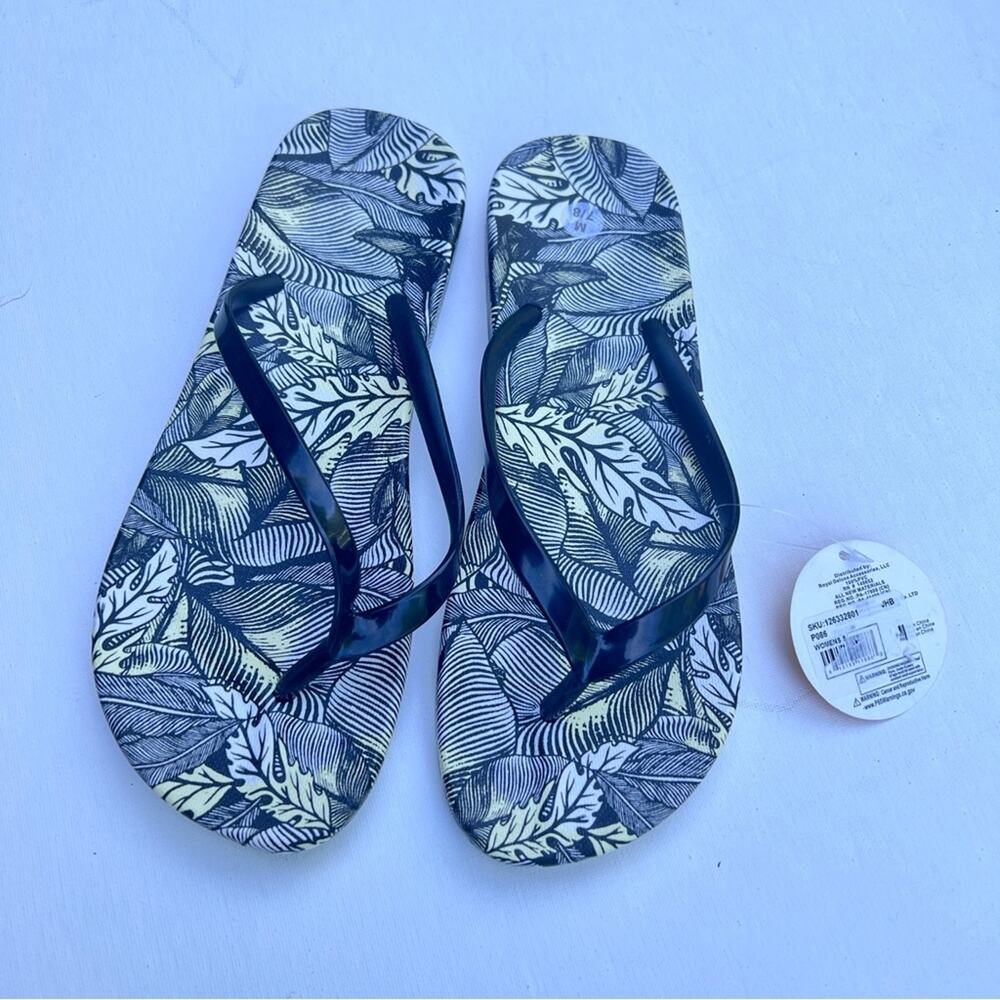 Sole Selection  Women’s Tropical Print Sandals NWT Sz 39